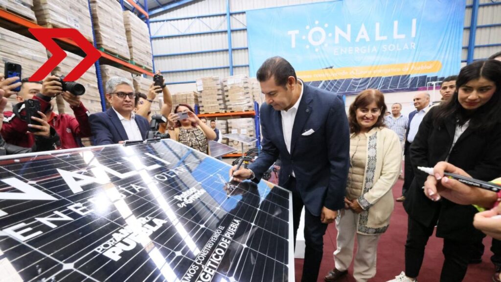 Inauguran en Puebla primera fábrica de paneles solares con sello “Hecho en México”