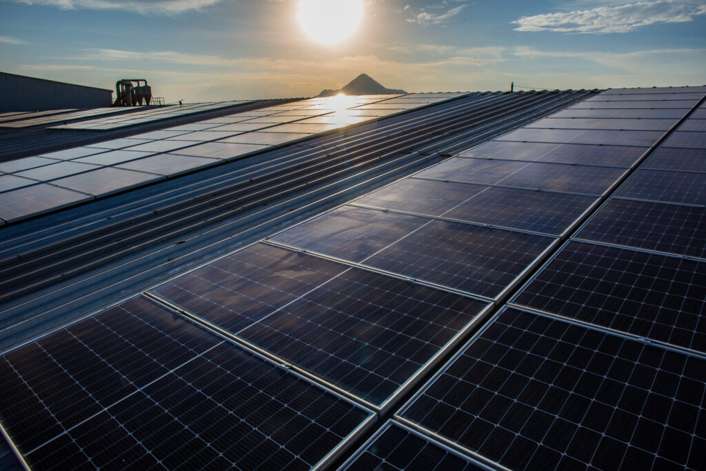 Smart Solar y el poder transformador de la energía solar en sitio Iberdrola México es una empresa pionera en la implementación de soluciones de energía limpia para el sector industrial, como el Smart Solar.