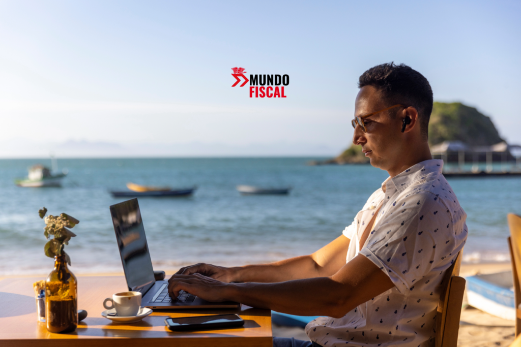 Vacaciones y búsqueda de empleo: cómo seguir en un proceso de selección sin afectar tu descanso Las empresas mantienen activos sus procesos de reclutamiento durante el verano. Descubre cómo participar en entrevistas sin cancelar tus vacaciones.