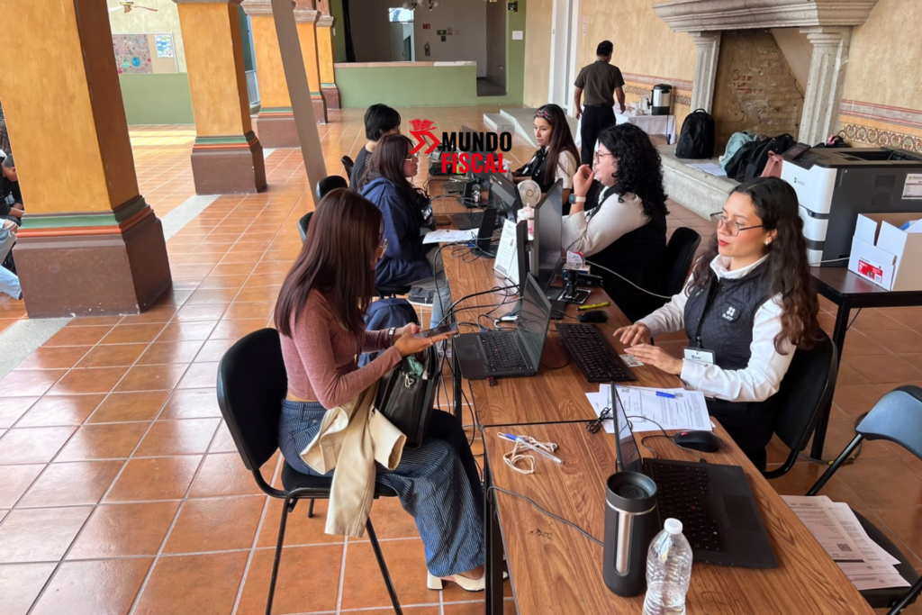 ¿Dónde y cómo localizar la Oficina Móvil del SAT del 21 al 25 de septiembre de 2026? El SAT desplegará 69 unidades móviles en 48 municipios. Revisa dónde estarán y qué trámites podrás realizar sin cita esta semana.